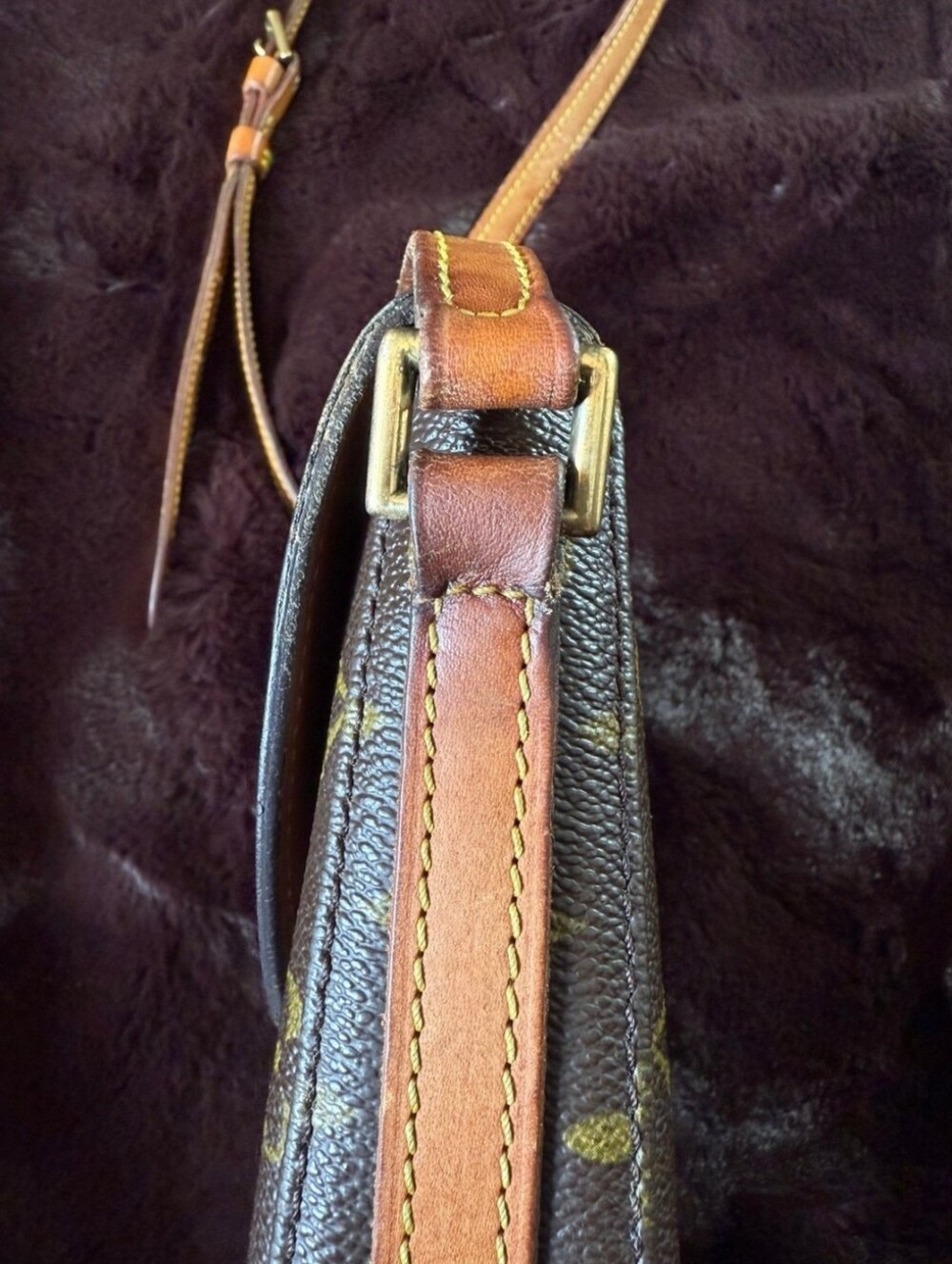 Louis Vuitton Chantilly PM Crossbody Bag - Picture 4 of 13
